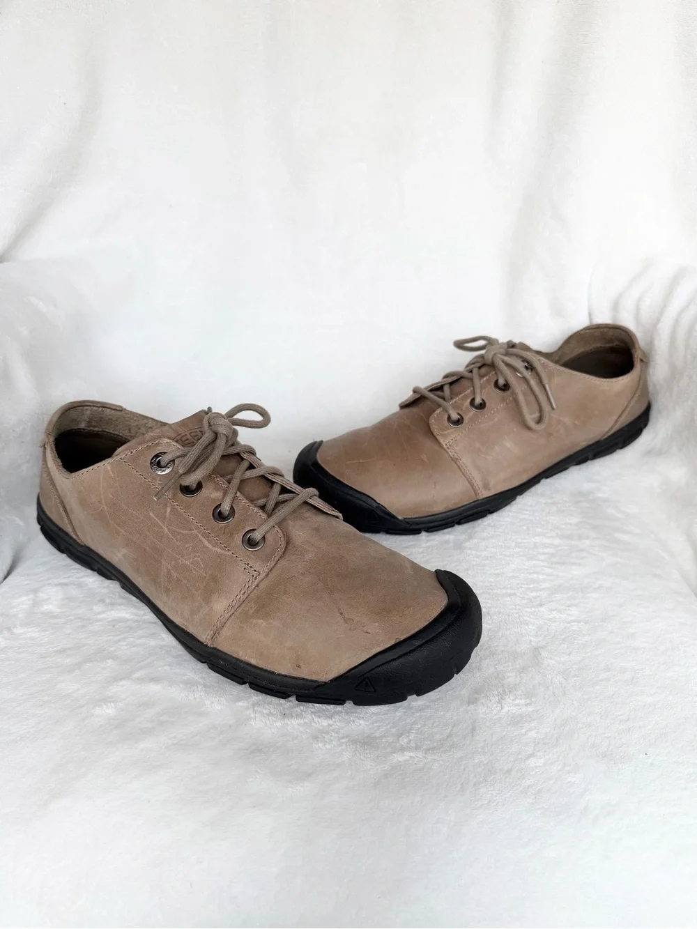 Keen Men's Casual Lace-Up Loafers in Taupe with Black Soles Size 11